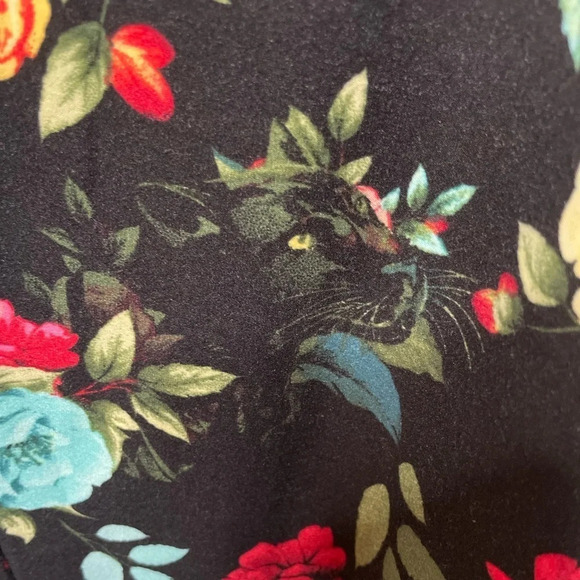 LuLaRoe Womens Leggings OS Black Panther Cats Hidden Floral Roses Size T/C - Picture 2 of 6